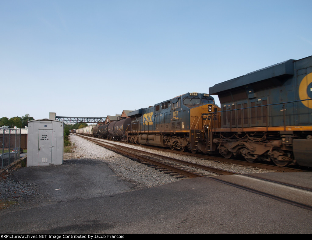 CSX 897